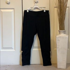 black capris leggings
